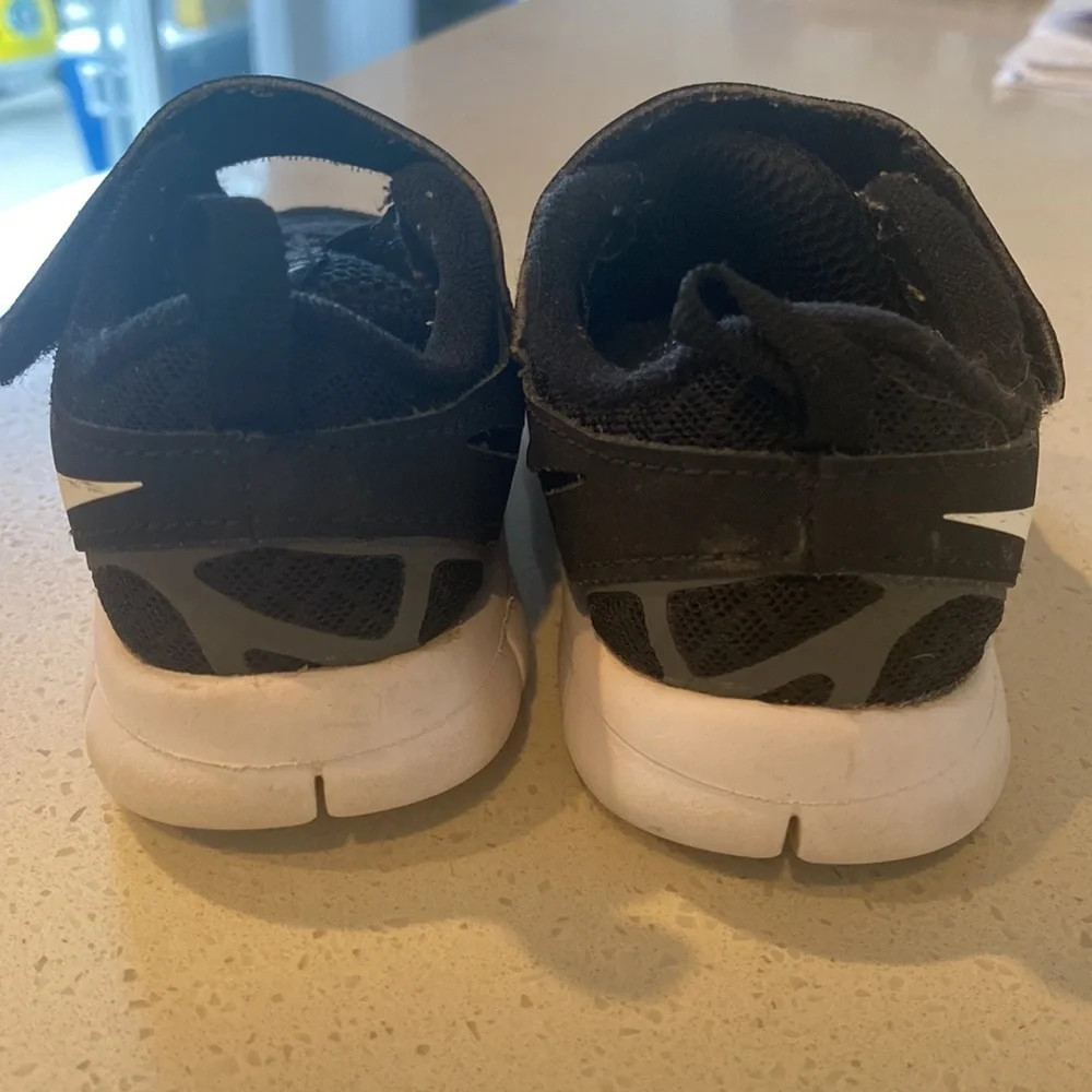 Toddler Nike Free run2 runners - Picture 5 of 6